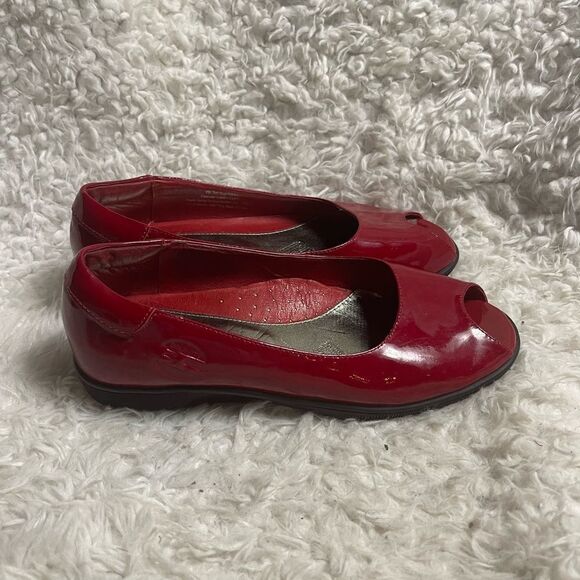 Gravity Defyer Leather Patent Red Peep Toe Slip On Shoes Size 6 - Picture 2 of 14